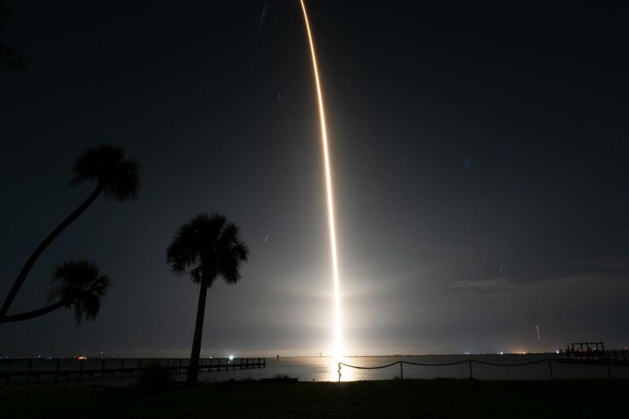 Nasa Waterfront Dolphin Suite Тайтусвилл Экстерьер фото